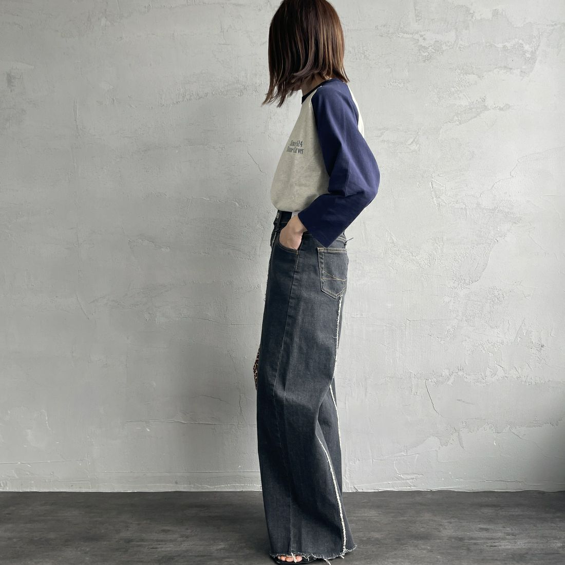 SOMETHING [サムシング] LISAフリンジワイドデニムパンツ [SEA581] 83 BLK USE &&モデル身長：158cm 着用サイズ：S&&