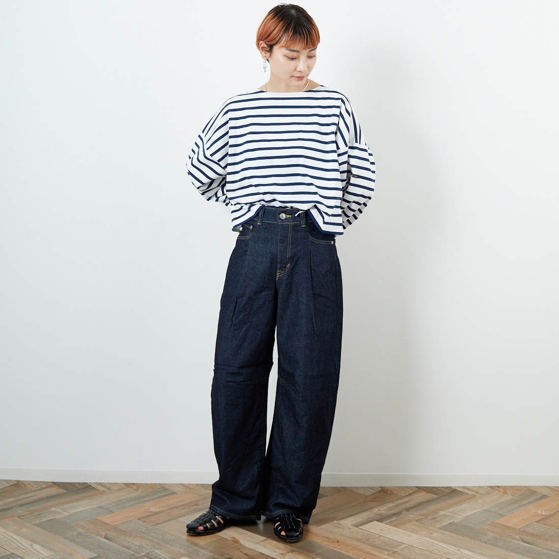 SOMETHING [サムシング] HANAタックカーブデニムパンツ [SEA880] 00 O.W &&モデル身長：160cm 着用サイズ：S&&