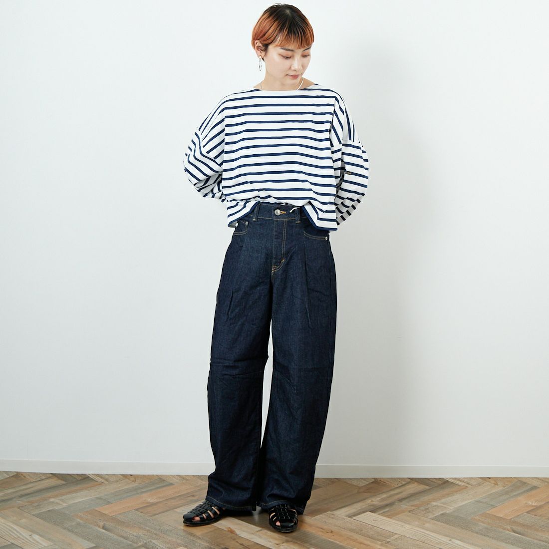 SOMETHING [サムシング] HANAタックカーブデニムパンツ [SEA880] 00 O.W &&モデル身長：160cm 着用サイズ：S&&