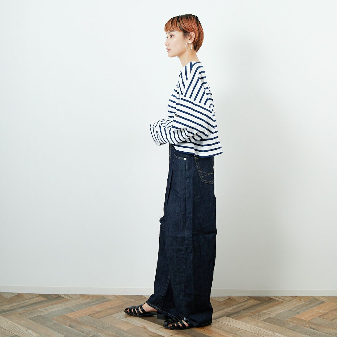 SOMETHING [サムシング] HANAタックカーブデニムパンツ [SEA880] 00 O.W &&モデル身長：160cm 着用サイズ：S&&