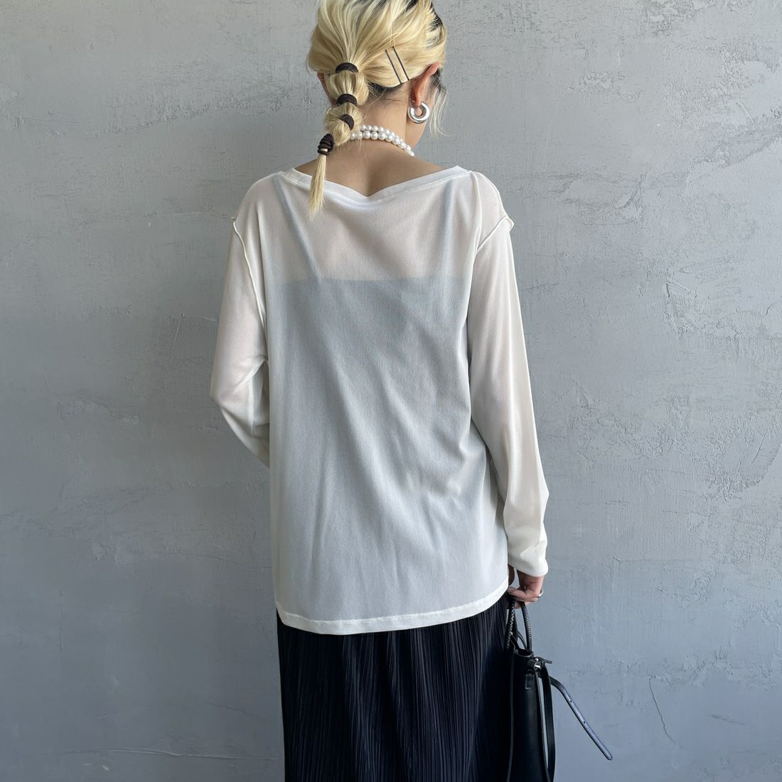 nenom [ネノム] クルーネック シアーカットソー [NE25112034] 02 OFF &&モデル身長：150cm 着用サイズ：F&&