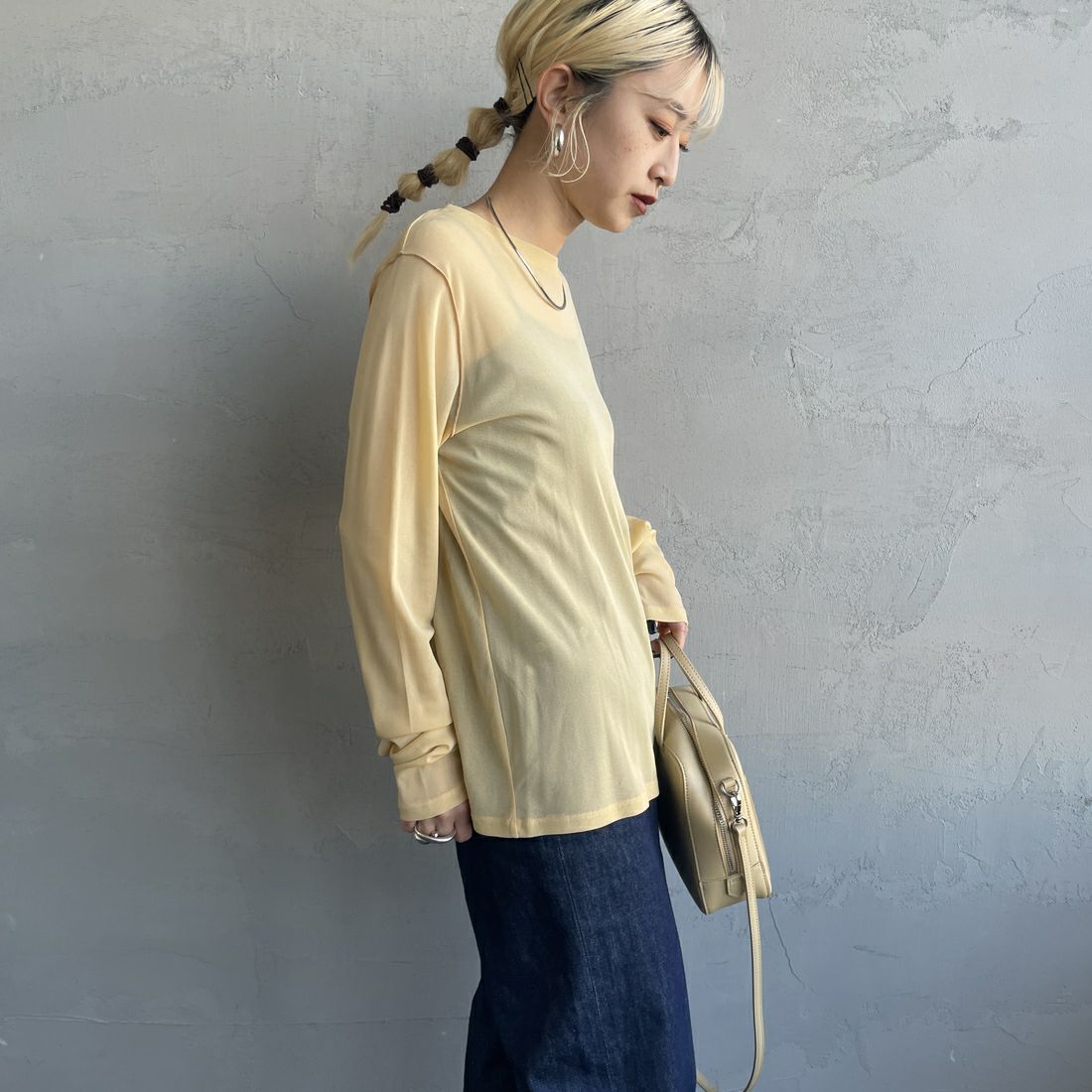 nenom [ネノム] クルーネック シアーカットソー [NE25112034] 31 YELLOW &&モデル身長：150cm 着用サイズ：F&&