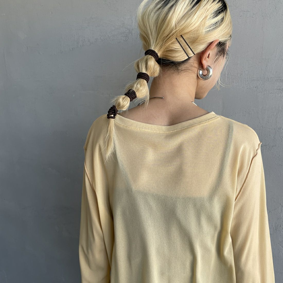 nenom [ネノム] クルーネック シアーカットソー [NE25112034] 31 YELLOW &&モデル身長：150cm 着用サイズ：F&&