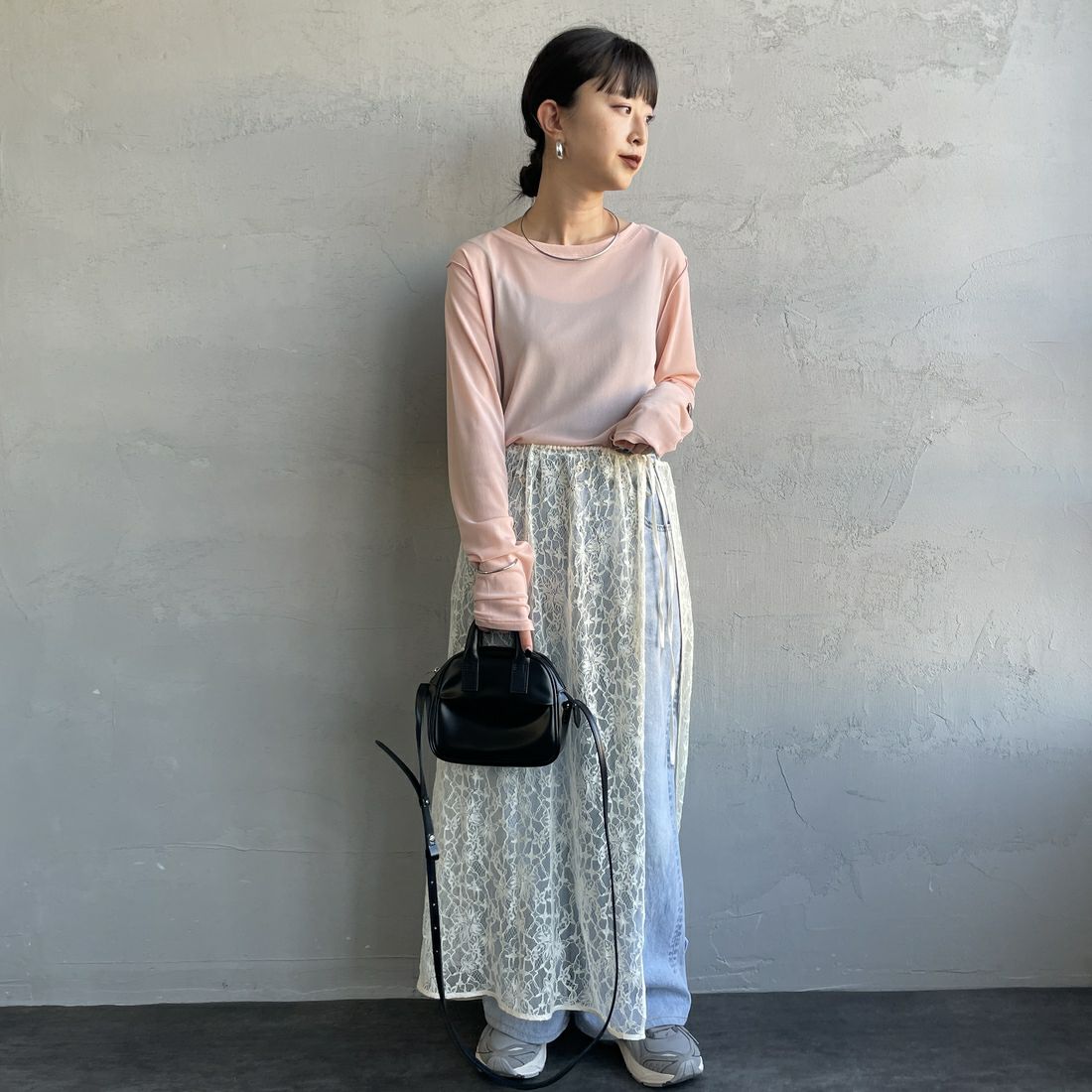 nenom [ネノム] クルーネック シアーカットソー [NE25112034] 41 PINK &&モデル身長：150cm 着用サイズ：F&&