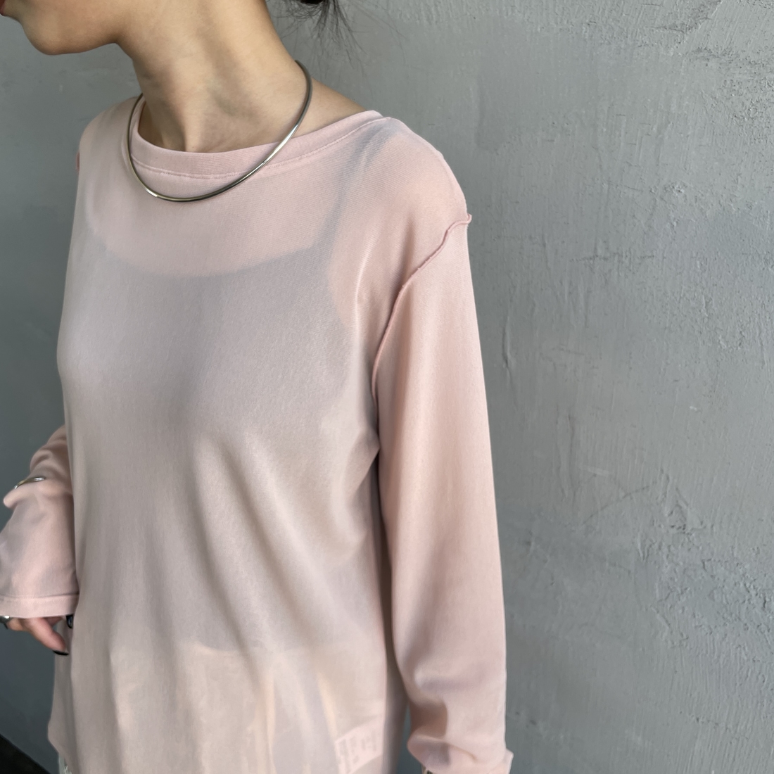 nenom [ネノム] クルーネック シアーカットソー [NE25112034] 41 PINK &&モデル身長：150cm 着用サイズ：F&&