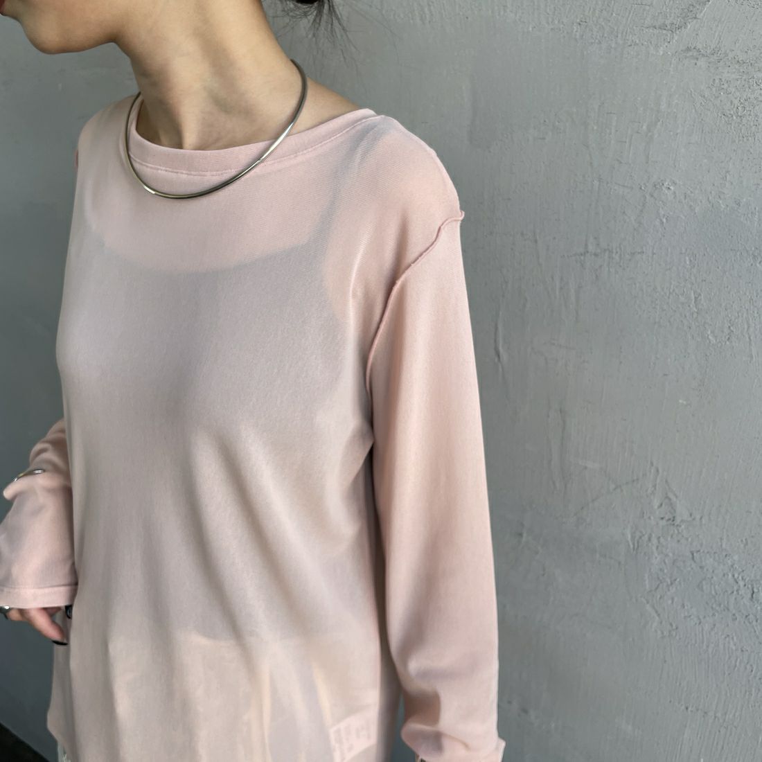 nenom [ネノム] クルーネック シアーカットソー [NE25112034] 41 PINK &&モデル身長：150cm 着用サイズ：F&&