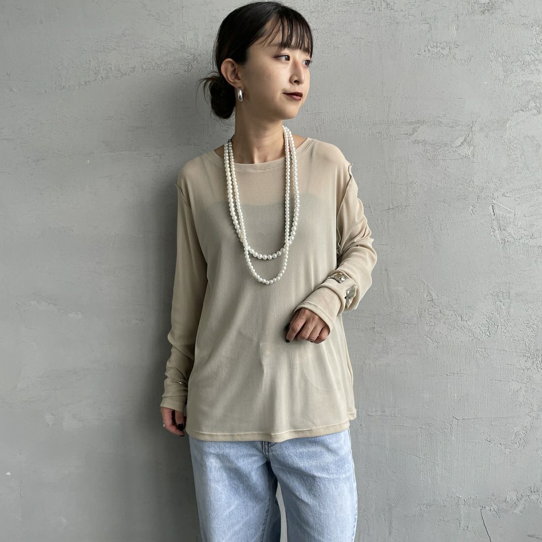 nenom [ネノム] クルーネック シアーカットソー [NE25112034] 08 CHARCOA &&モデル身長：160cm 着用サイズ：F&&