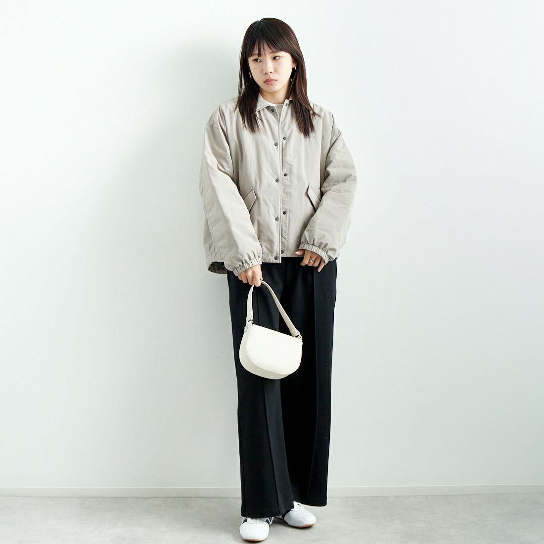 NANGA [ナンガ] ウィメンズ ソフトダウンコーチジャケット [N2501-0J003B] BEG&&モデル身長：167cm 着用サイズ：WM&&