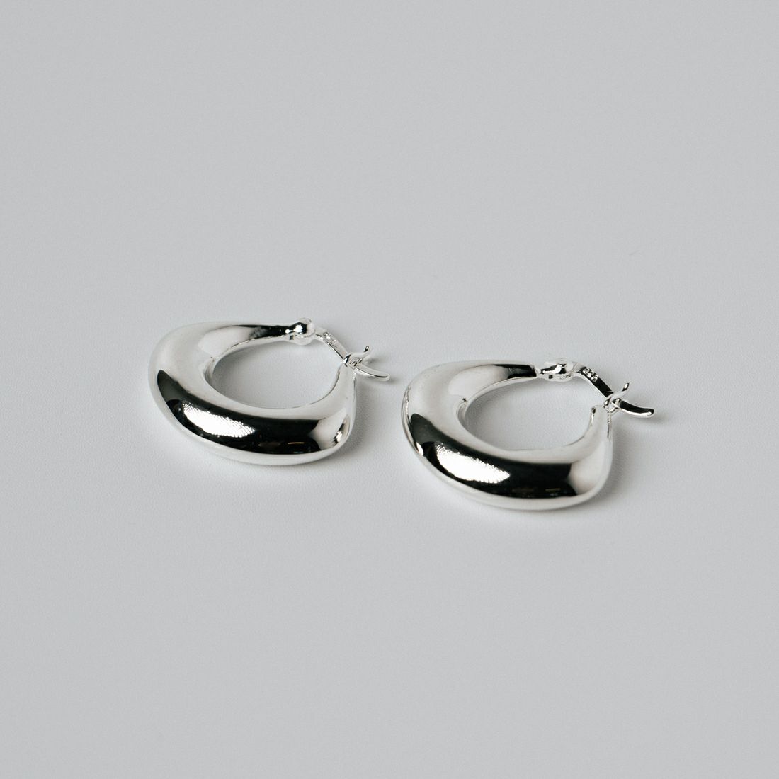 aura [オーラ] ドロップフープピアス [A-P025] SILVER