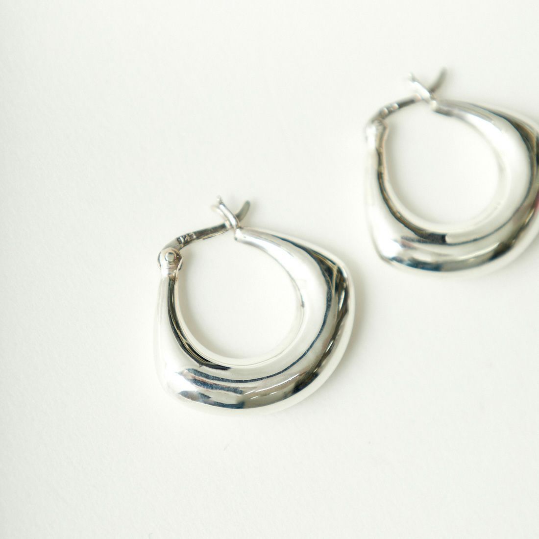 aura [オーラ] ドロップフープピアス [A-P025] SILVER