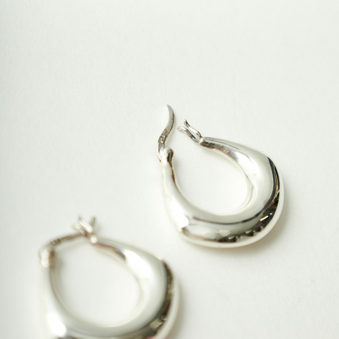 aura [オーラ] ドロップフープピアス [A-P025] SILVER