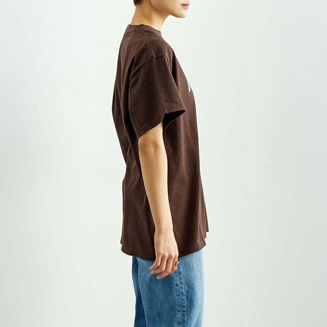 THE SHINZONE [ザ シンゾーン] フィクションTシャツ [25SMSCU12] 48 BROWN