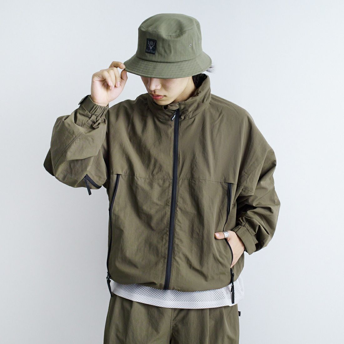 OLIVE&&モデル身長：179cm 着用サイズ：L&&