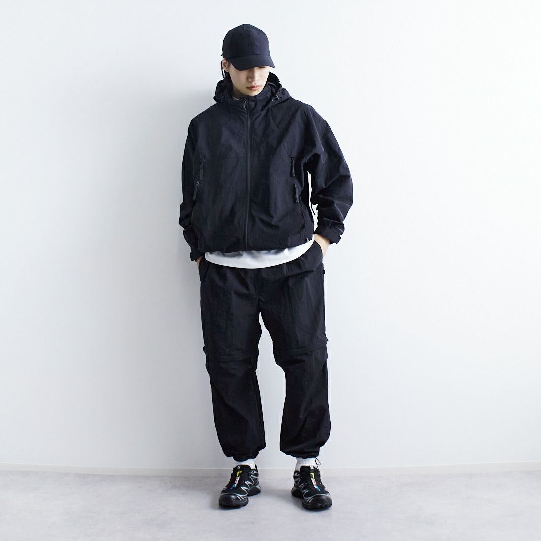 +phenix [プラスフェニックス] 別注 LEVEL7 ライトナイロンジャケット [POO-25023IN-JF] BLACK &&モデル身長：179cm 着用サイズ：L&&