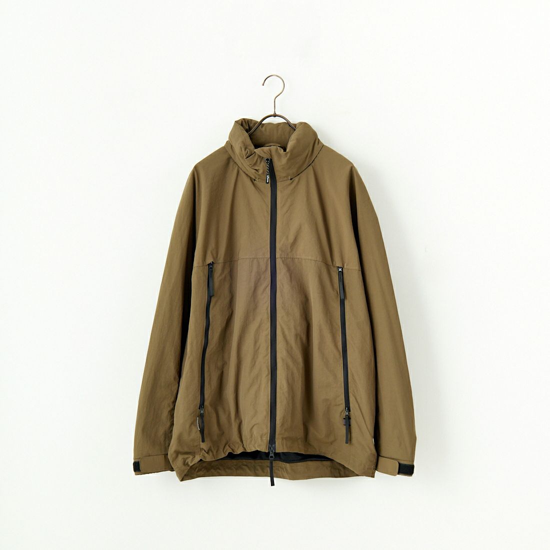 +phenix [プラスフェニックス] 別注 LEVEL7 ライトナイロンジャケット [POO-25023IN-JF] OLIVE