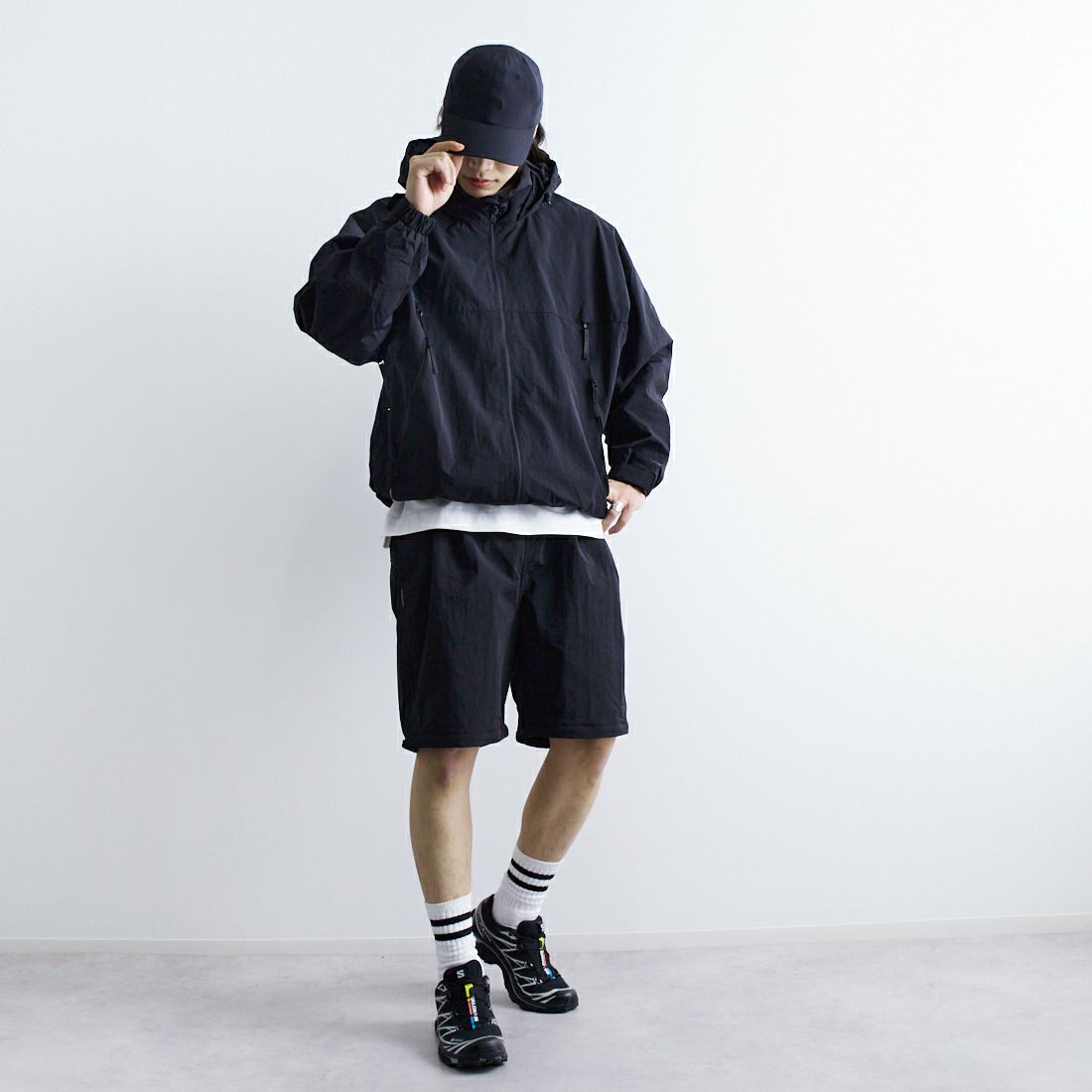 +phenix [プラスフェニックス] 別注 2WAY ナイロンタッサーコンバーチブルパンツ [POB-25007IN-JF] BLACK &&モデル身長：179cm 着用サイズ：L&&