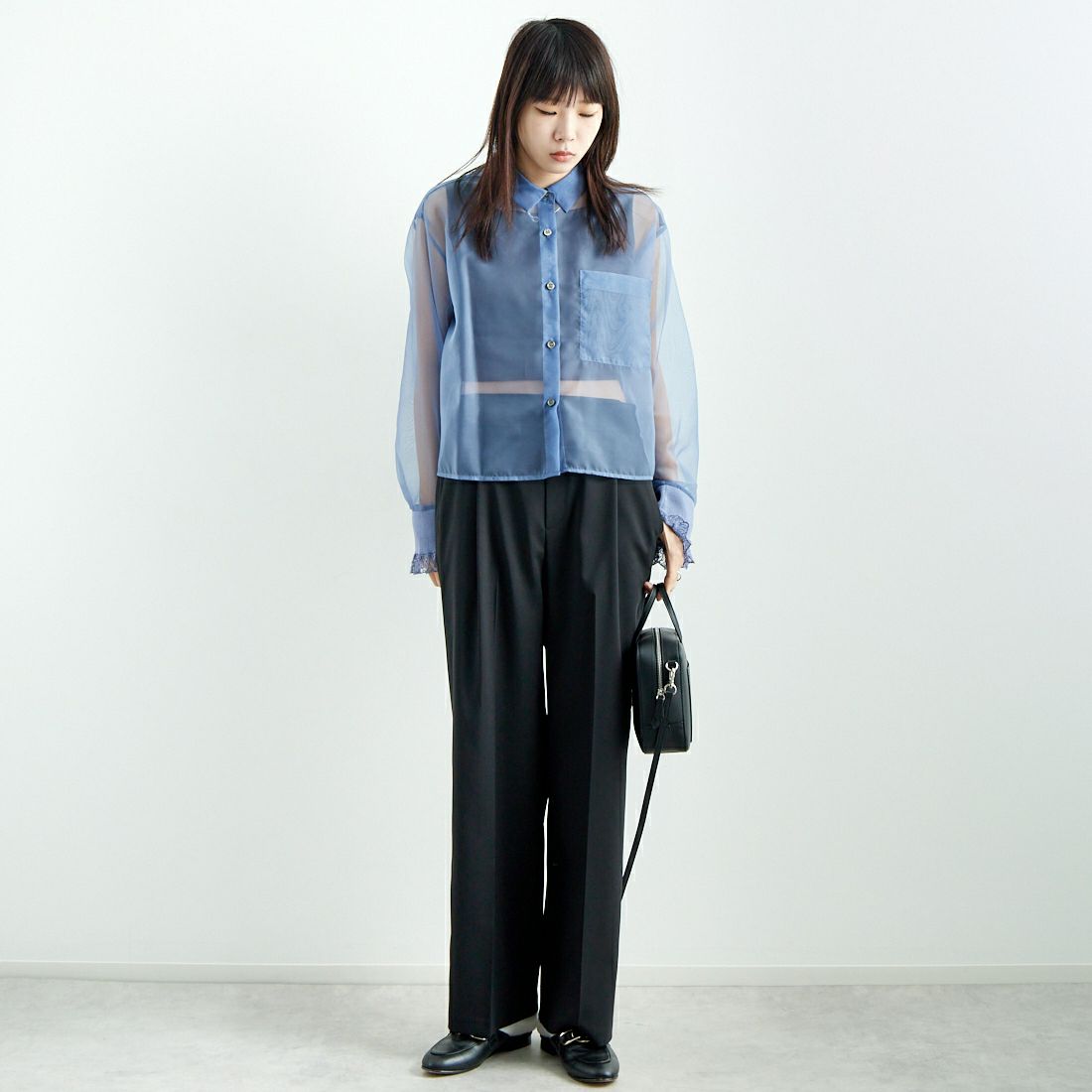 Munich [ミューニック] オーガンジー×レースリブカフシャツ [MN251T04] 013 BL.GRY &&モデル身長：167cm 着用サイズ：ONE SIZE&&