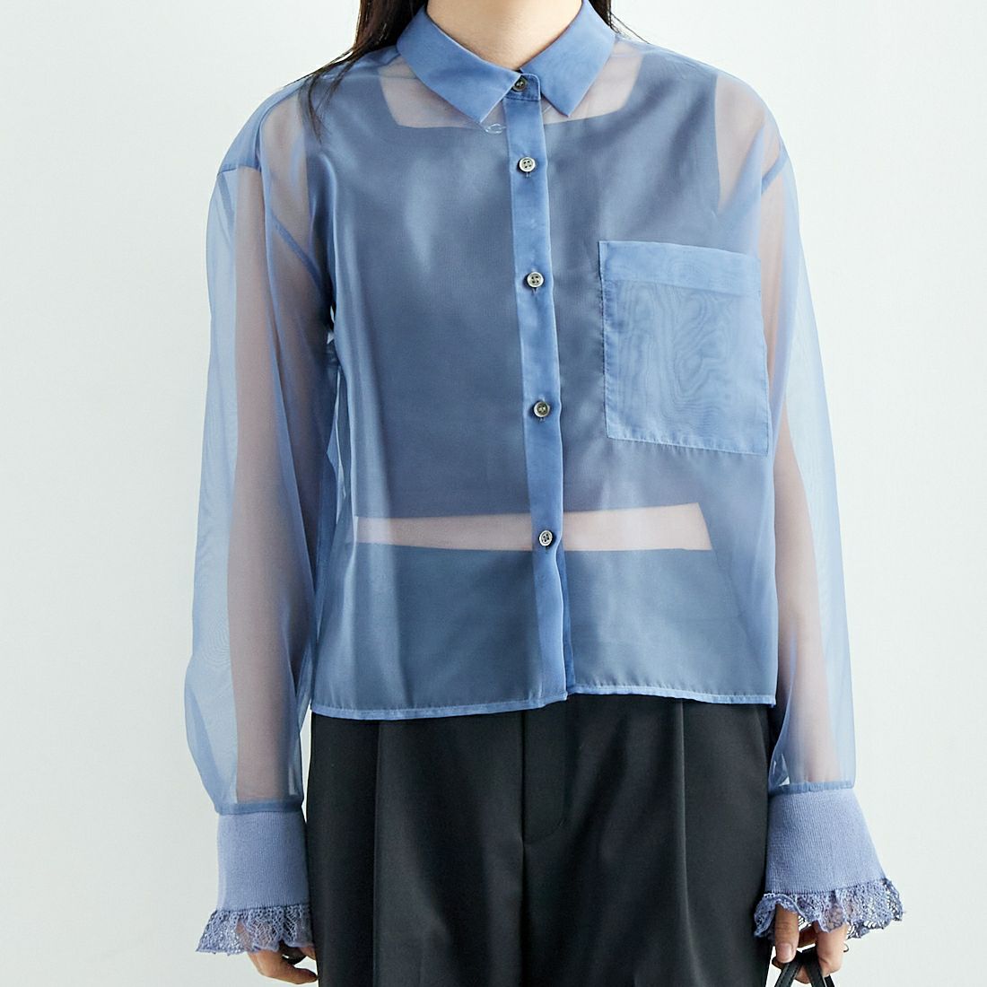 Munich [ミューニック] オーガンジー×レースリブカフシャツ [MN251T04] 013 BL.GRY &&モデル身長：167cm 着用サイズ：ONE SIZE&&