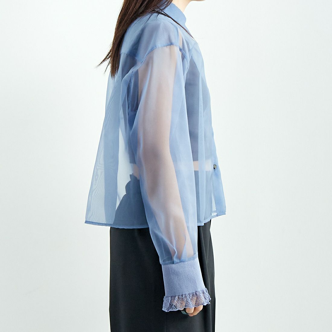 Munich [ミューニック] オーガンジー×レースリブカフシャツ [MN251T04] 013 BL.GRY &&モデル身長：167cm 着用サイズ：ONE SIZE&&
