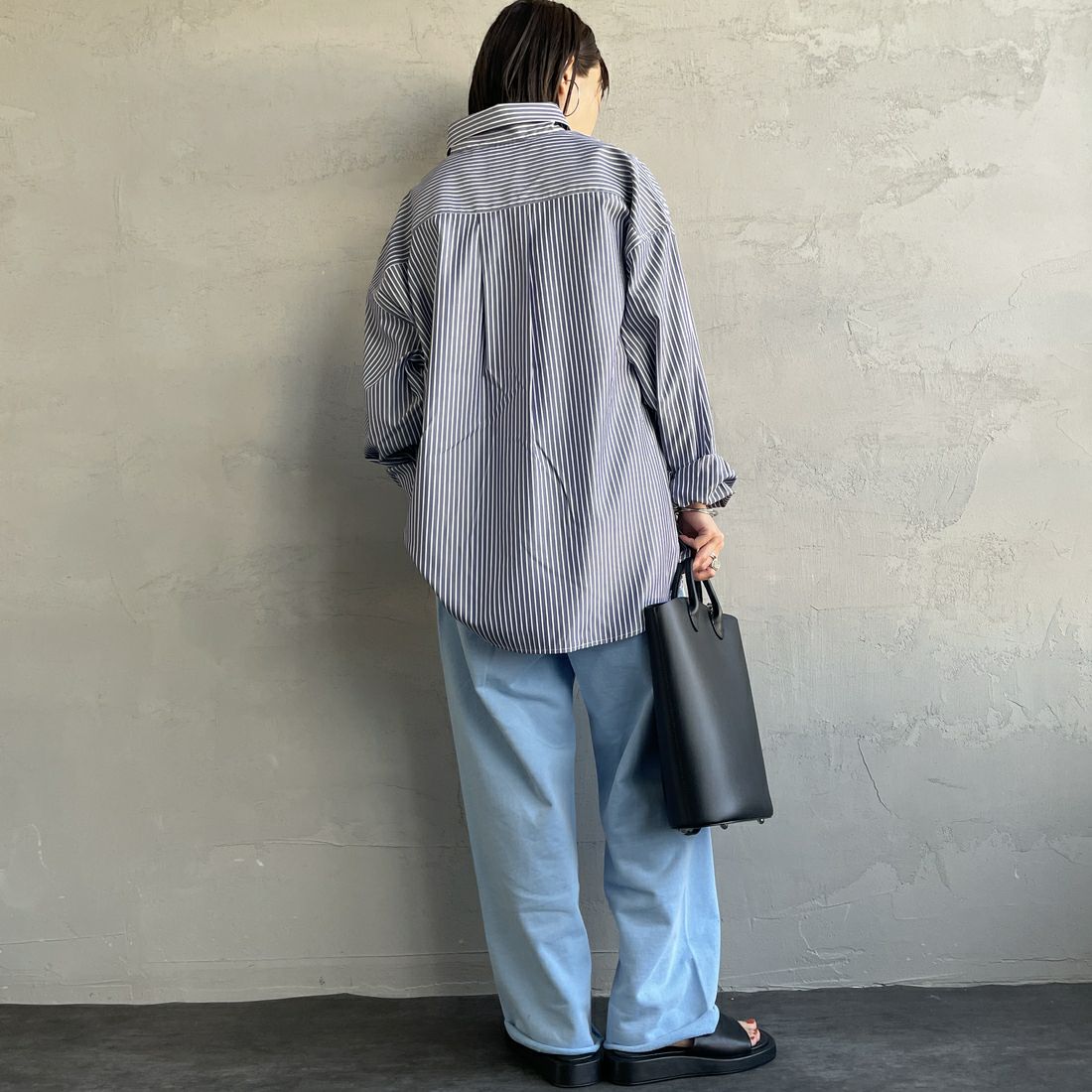 HANDTEX [ハンドテックス] 別注 ワンポイントロゴ ワイドストレートスウェットパンツ [HT1-PT-IN5-JF] ｻｯｸｽ &&モデル身長：158cm 着用サイズ：F&&