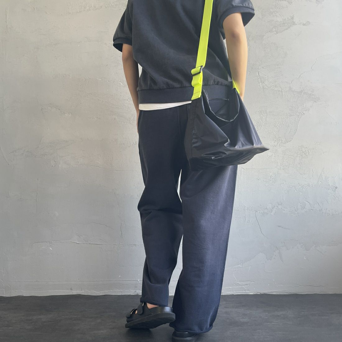 HANDTEX [ハンドテックス] 別注 ワンポイントロゴ ワイドストレートスウェットパンツ [HT1-PT-IN5-JF] ﾈｲﾋﾞｰ &&モデル身長：163cm 着用サイズ：F&&