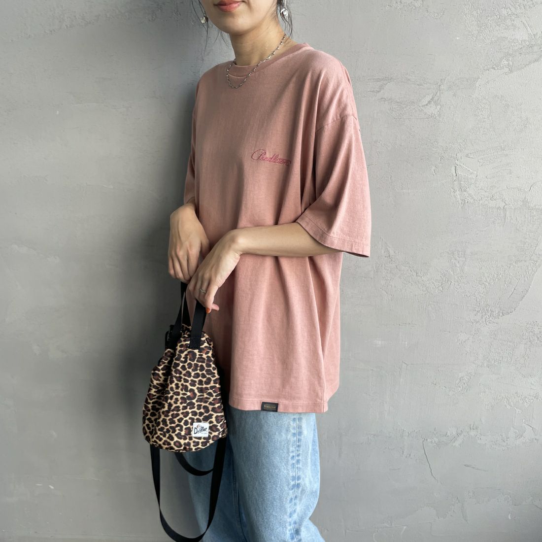 PENDLETON [ペンドルトン] 別注 ピグメント染め ネイティブ柄バックプリントTシャツ [5275-0206-JF] PINK &&モデル身長：160cm 着用サイズ：S&&