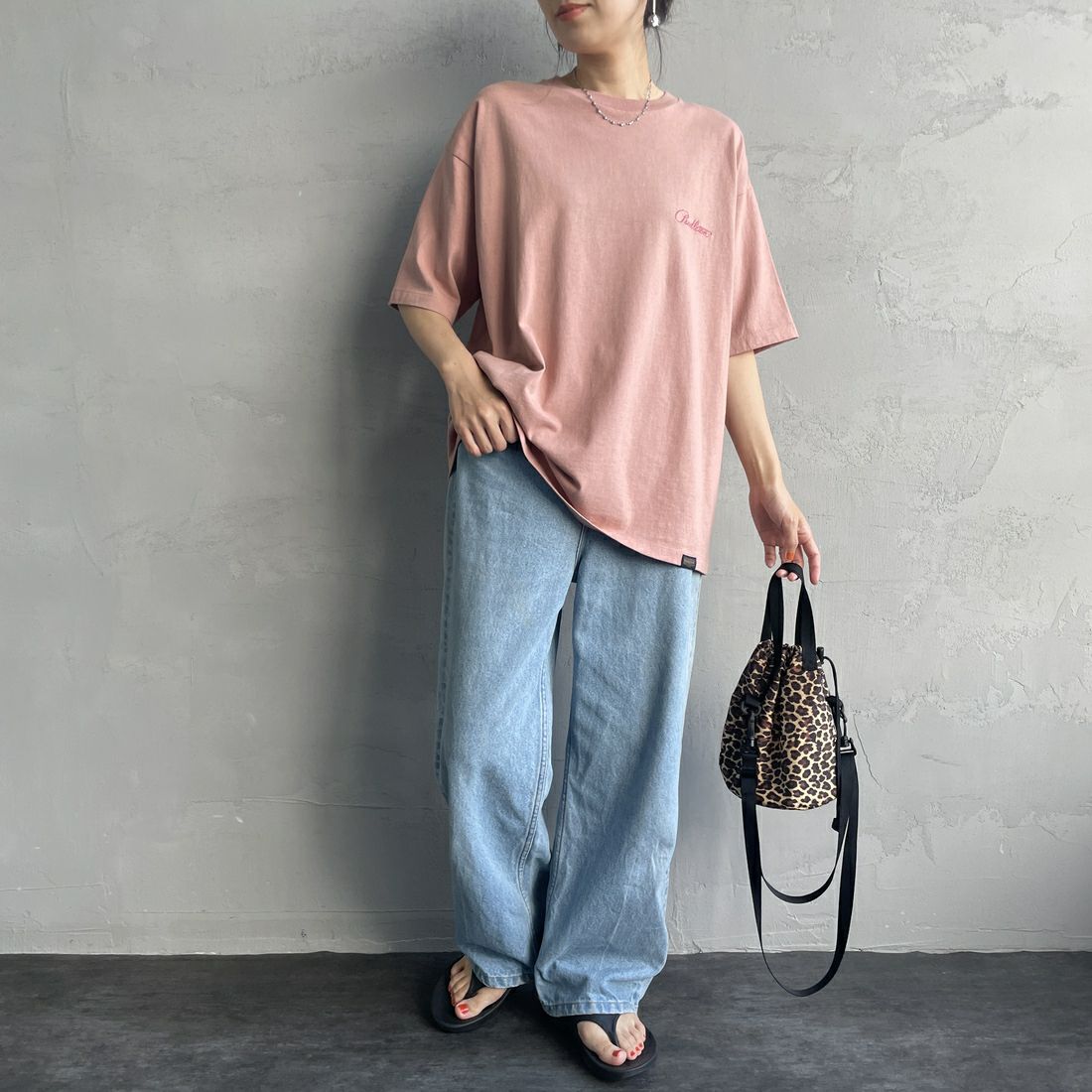 PENDLETON [ペンドルトン] 別注 ピグメント染め ネイティブ柄バックプリントTシャツ [5275-0206-JF] PINK &&モデル身長：160cm 着用サイズ：S&&