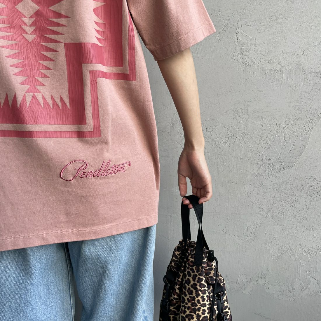 PENDLETON [ペンドルトン] 別注 ピグメント染め ネイティブ柄バックプリントTシャツ [5275-0206-JF] PINK