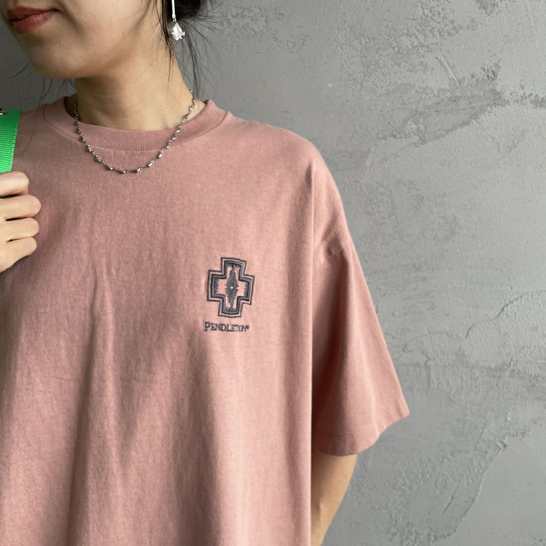 PENDLETON [ペンドルトン] 別注 ピグメント染め ヒストリーロゴバックプリントTシャツ [5275-0207-JF] PINK