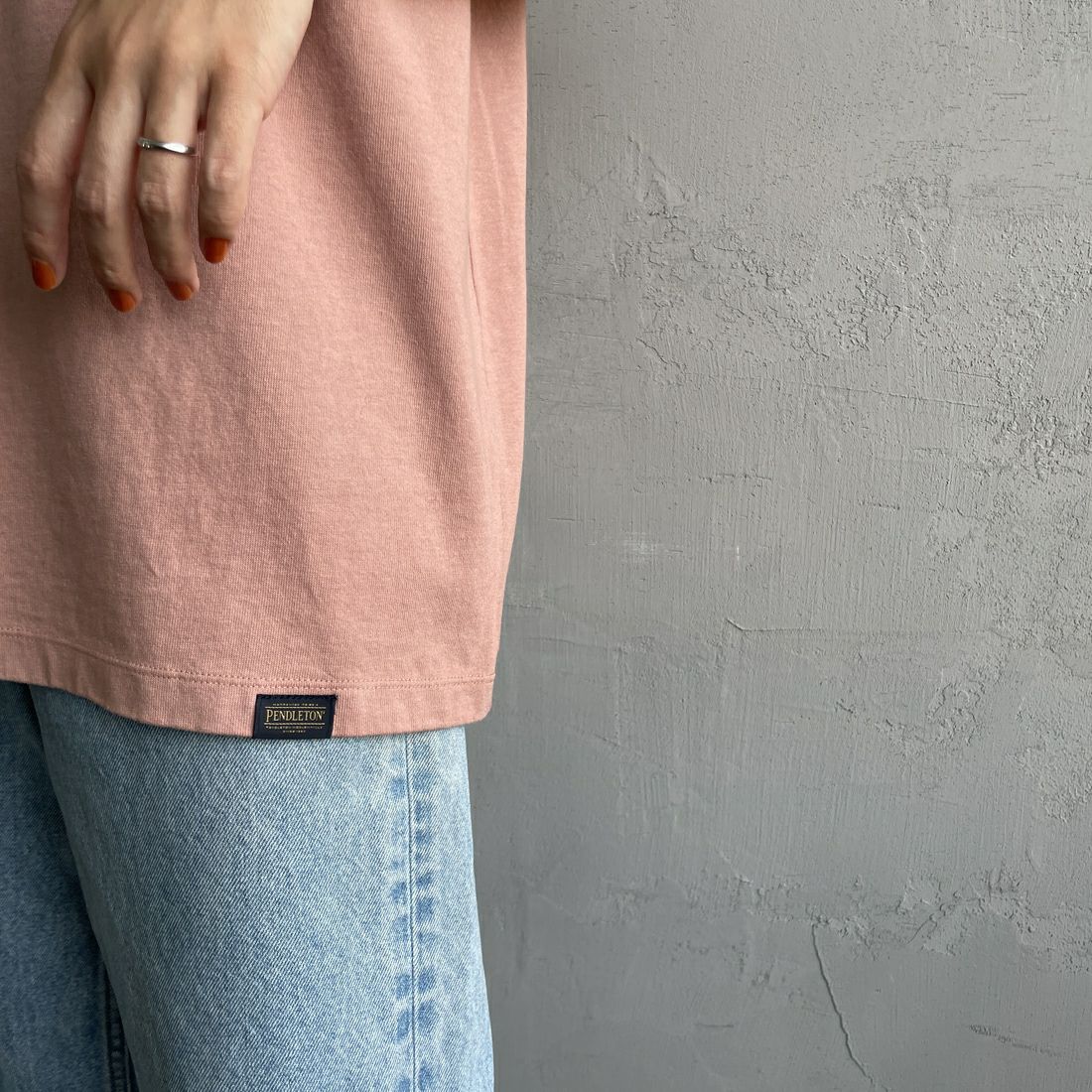 PENDLETON [ペンドルトン] 別注 ピグメント染め ヒストリーロゴバックプリントTシャツ [5275-0207-JF] PINK