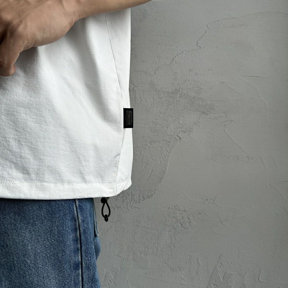 PENDLETON [ペンドルトン] 別注 ドローコード付き ネイティブ柄バックプリントTシャツ [5275-0204-JF] WHITE