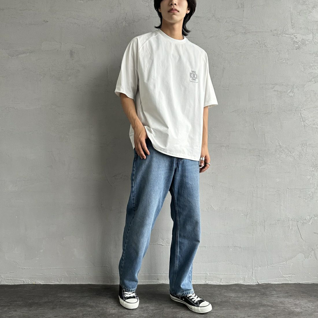 PENDLETON [ペンドルトン] 別注 ドローコード付き ネイティブ柄ワンポイントロゴ刺繍Tシャツ [5275-0205-JF] WHITE &&モデル身長：179cm 着用サイズ：L&&