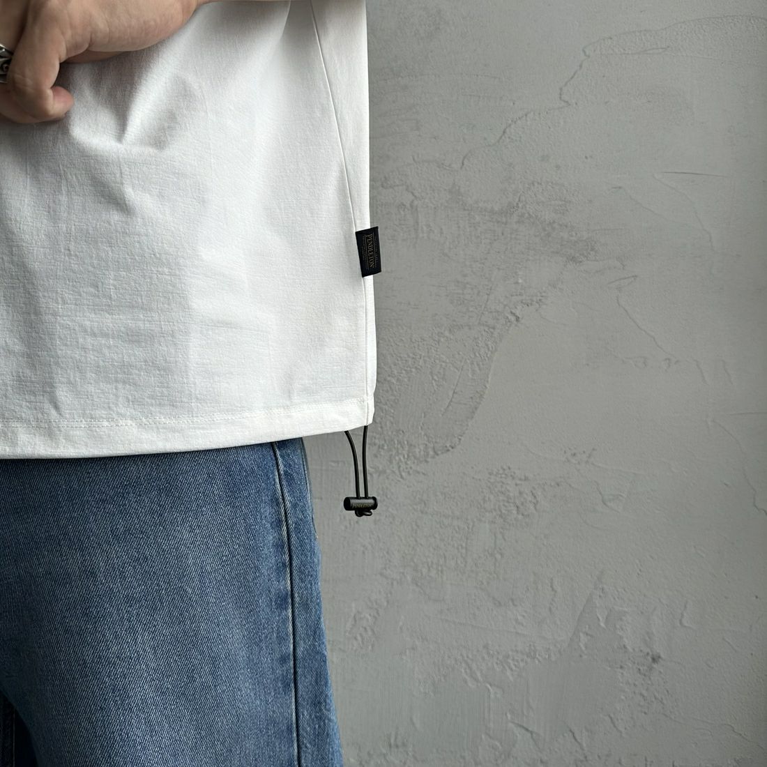 PENDLETON [ペンドルトン] 別注 ドローコード付き ネイティブ柄ワンポイントロゴ刺繍Tシャツ [5275-0205-JF] WHITE