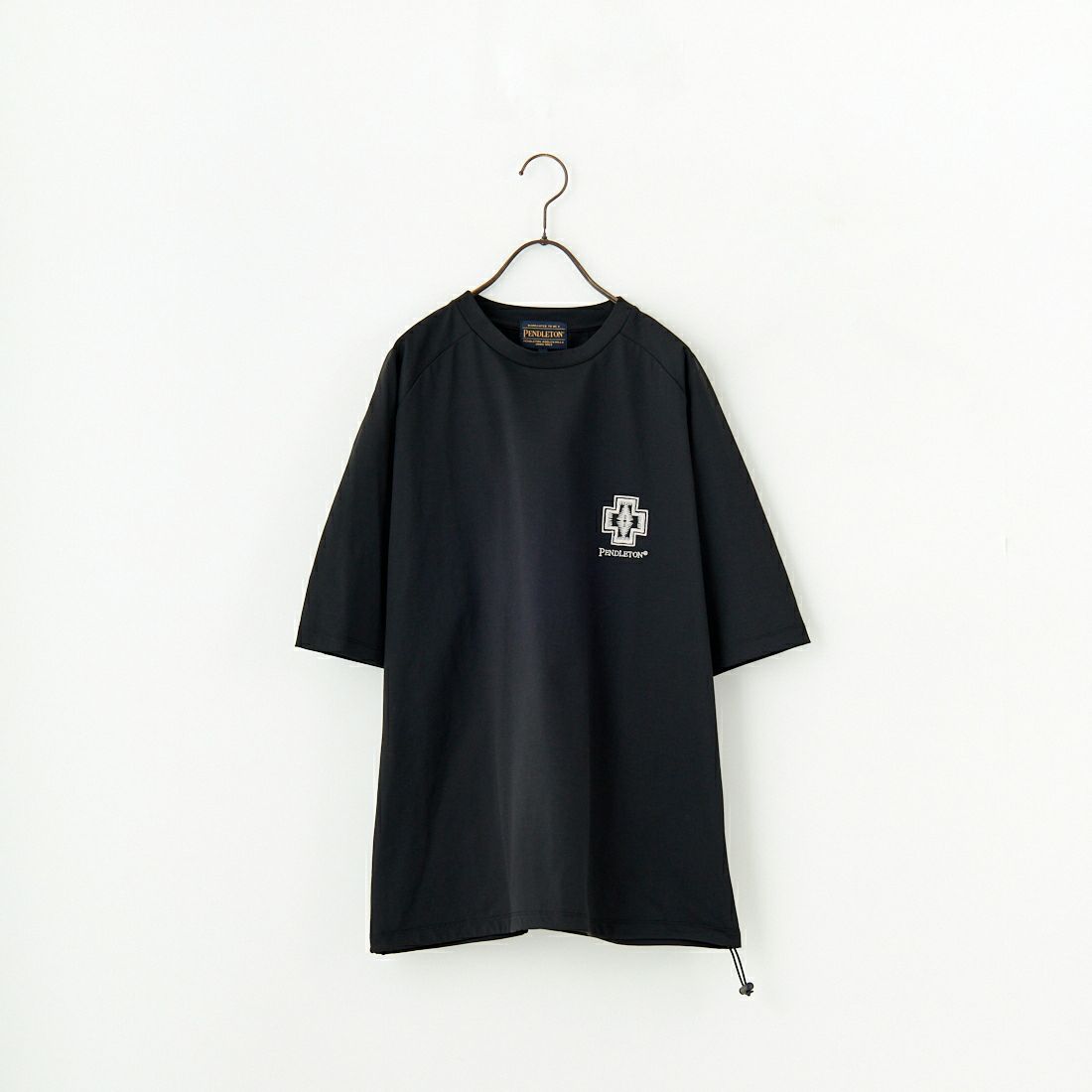 PENDLETON [ペンドルトン] 別注 ドローコード付き ネイティブ柄ワンポイントロゴ刺繍Tシャツ [5275-0205-JF] BLACK