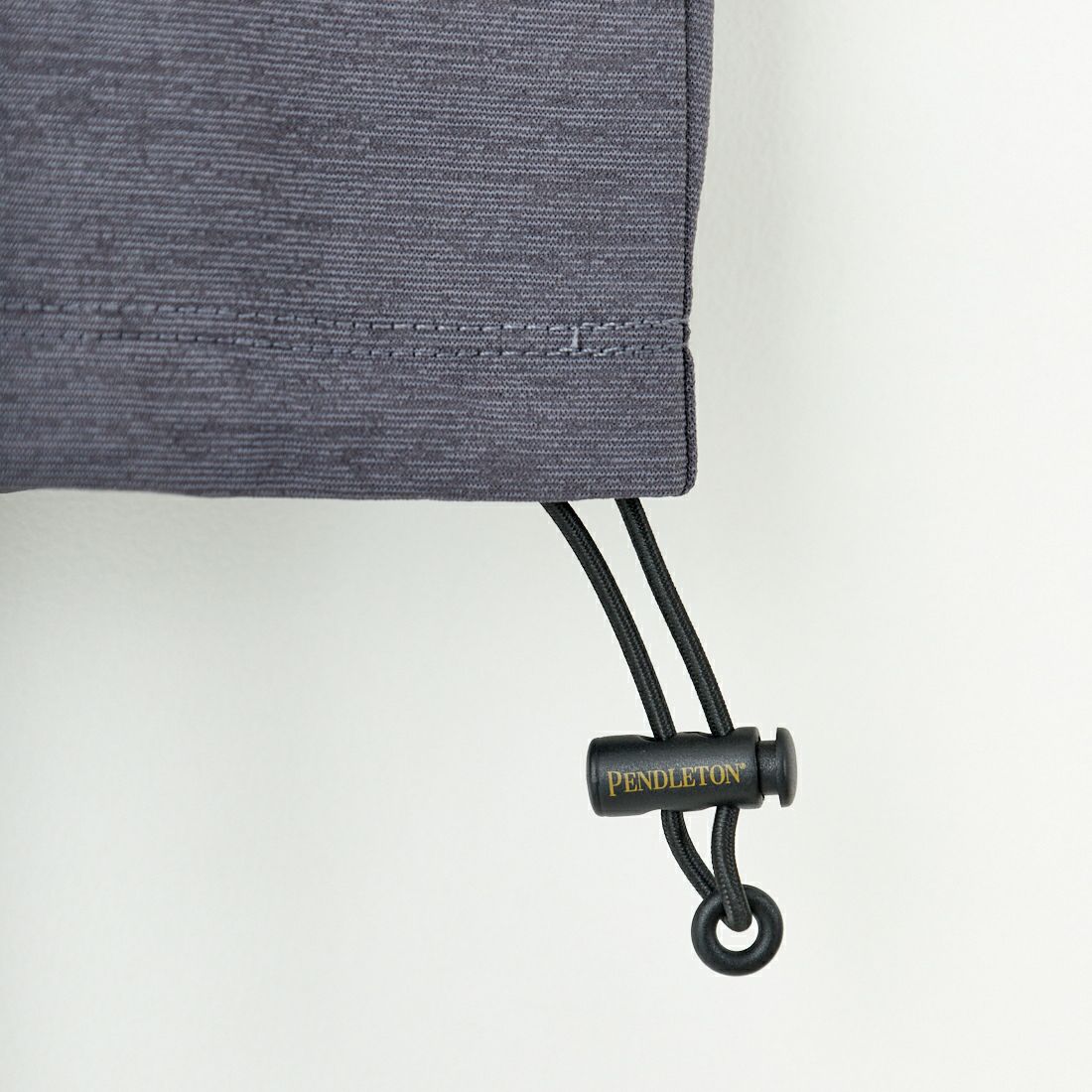 PENDLETON [ペンドルトン] 別注 ドローコード付き ネイティブ柄ワンポイントロゴ刺繍Tシャツ [5275-0205-JF] CHARCOAL