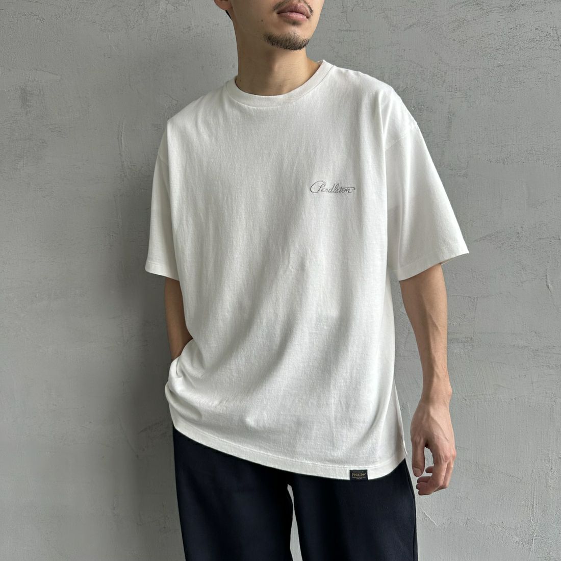 PENDLETON [ペンドルトン] 別注 ピグメント染め ネイティブ柄バックプリントTシャツ [5275-0206-JF] WHITE &&モデル身長：168cm 着用サイズ：M&&