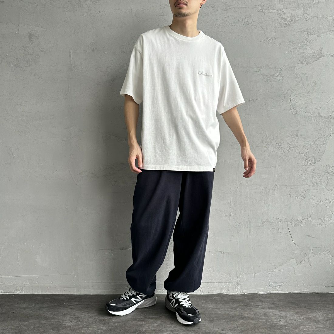 PENDLETON [ペンドルトン] 別注 ピグメント染め ネイティブ柄バックプリントTシャツ [5275-0206-JF] WHITE &&モデル身長：168cm 着用サイズ：M&&
