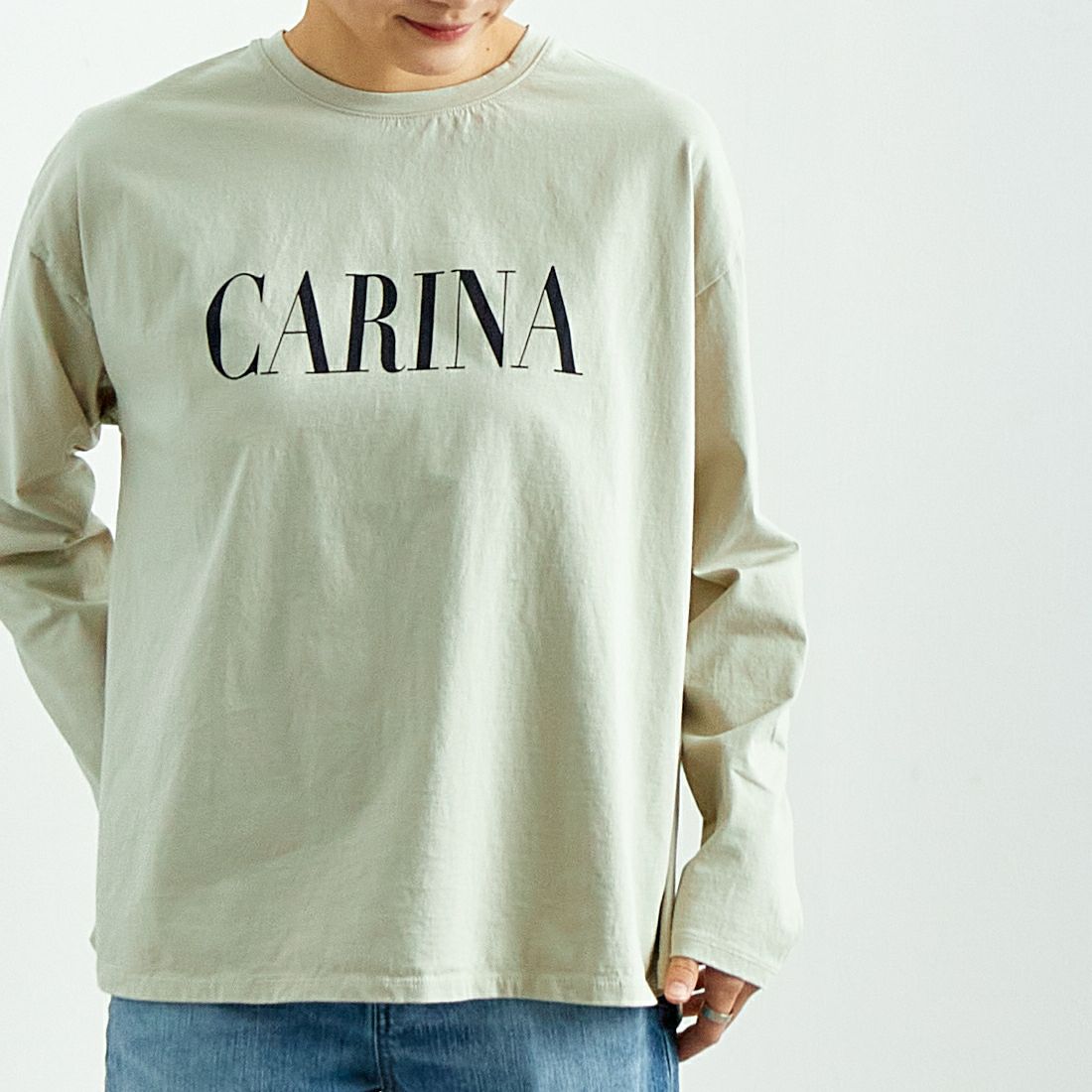 MICA&DEAL [マイカアンドディール] CARINA ロゴロングスリーブTシャツ [0125109001] BEIGE &&モデル身長：160cm 着用サイズ：F&&