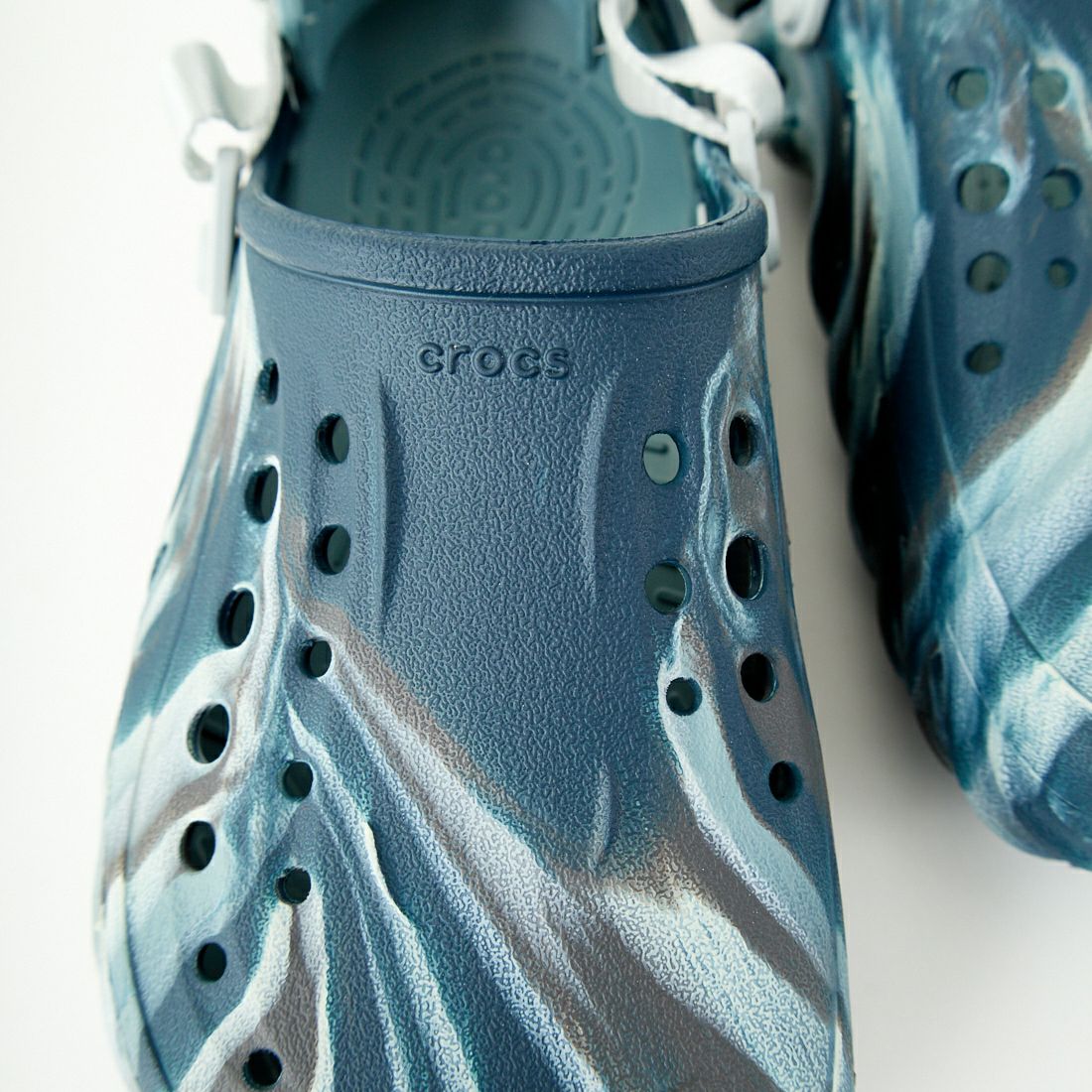 Crocs [クロックス] エコーマーブルクロッグ [208454] BLACK SAND