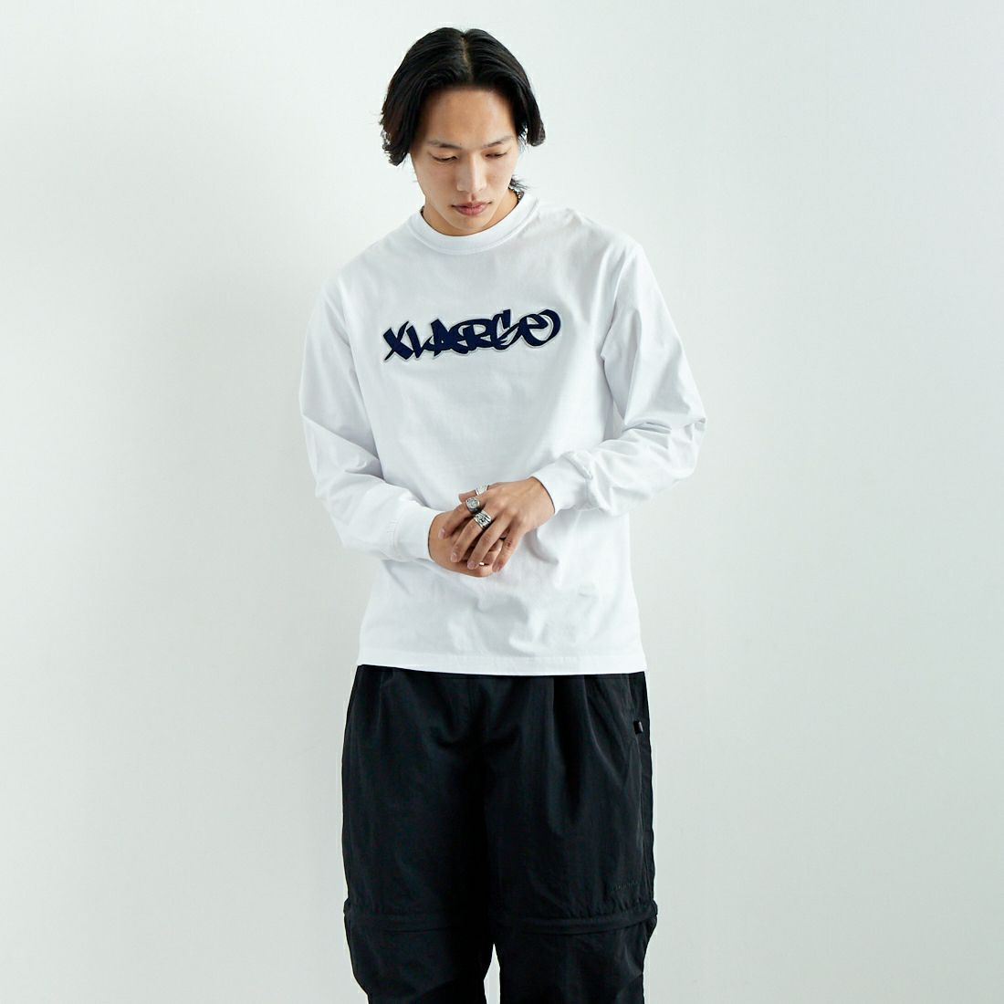 XLARGE [エクストララージ] XLタグ ロングスリーブTシャツ [101251011003] WHITE &&モデル身長：179cm 着用サイズ：M&&