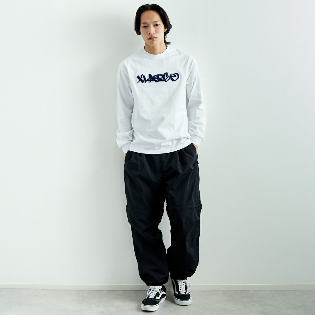XLARGE [エクストララージ] XLタグ ロングスリーブTシャツ [101251011003] WHITE &&モデル身長：179cm 着用サイズ：M&&