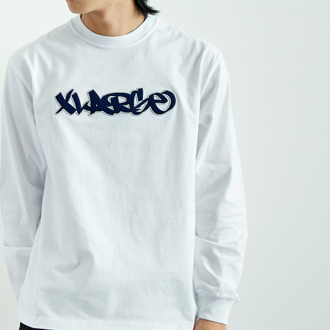 XLARGE [エクストララージ] XLタグ ロングスリーブTシャツ [101251011003] WHITE &&モデル身長：179cm 着用サイズ：M&&