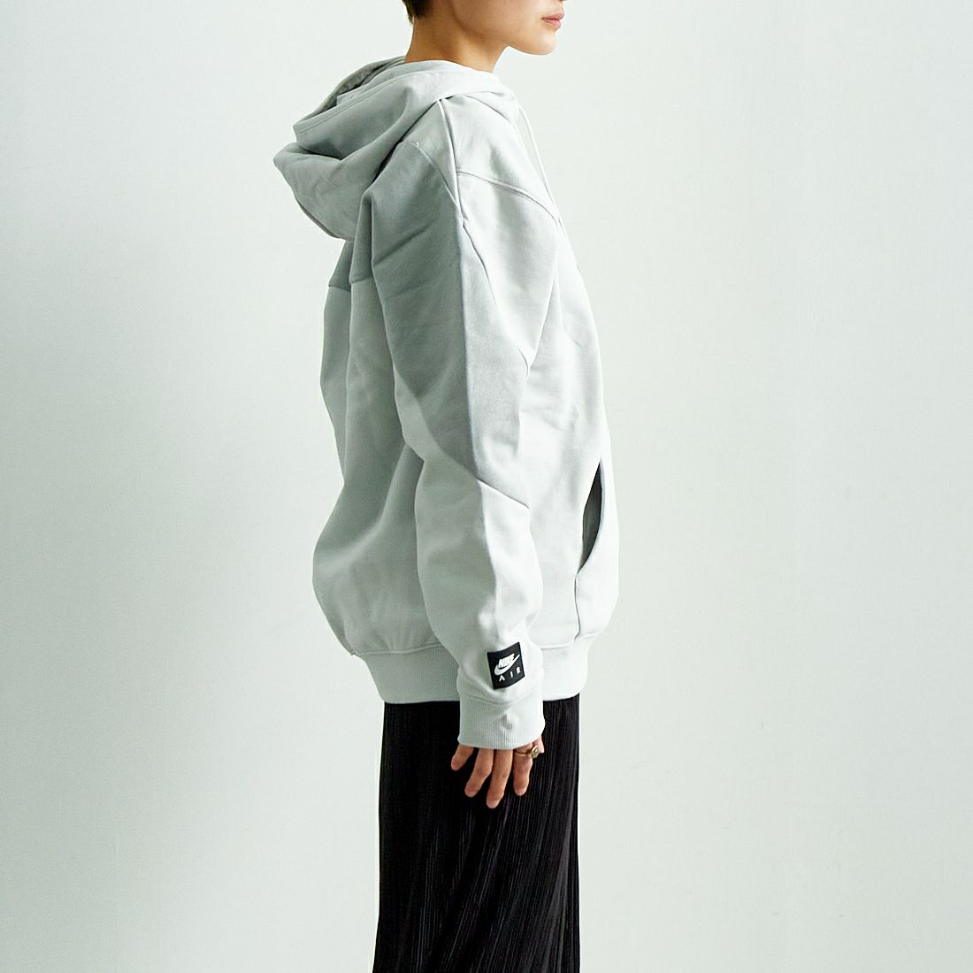 NIKE [ナイキ] エアフリース ロングスリーブフーディ [HJ0274] 009 PHOTON &&モデル身長：160cm 着用サイズ：S&&