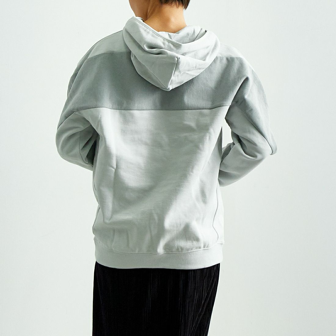 NIKE [ナイキ] エアフリース ロングスリーブフーディ [HJ0274] 009 PHOTON &&モデル身長：160cm 着用サイズ：S&&