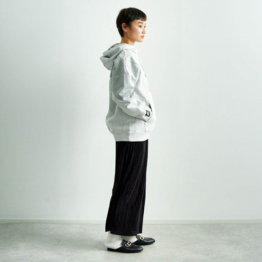 NIKE [ナイキ] エアフリース ロングスリーブフーディ [HJ0274] 009 PHOTON &&モデル身長：160cm 着用サイズ：S&&