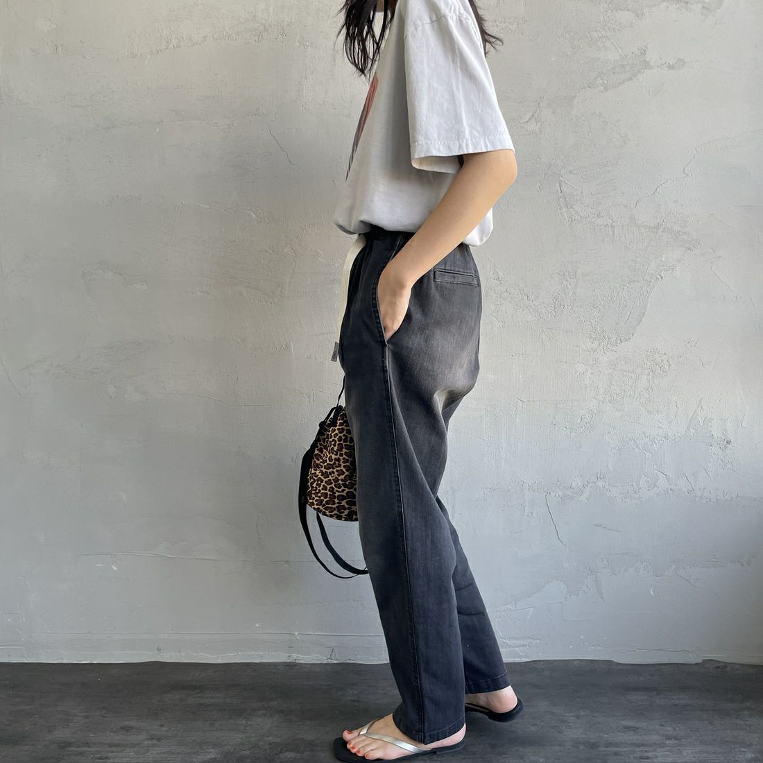 GRAMiCCi [グラミチ] 別注 エブリデイ ストレッチデニムパンツ [GUP5-S2051-JF] BLACK USED &&モデル身長：160cm 着用サイズ：S&&