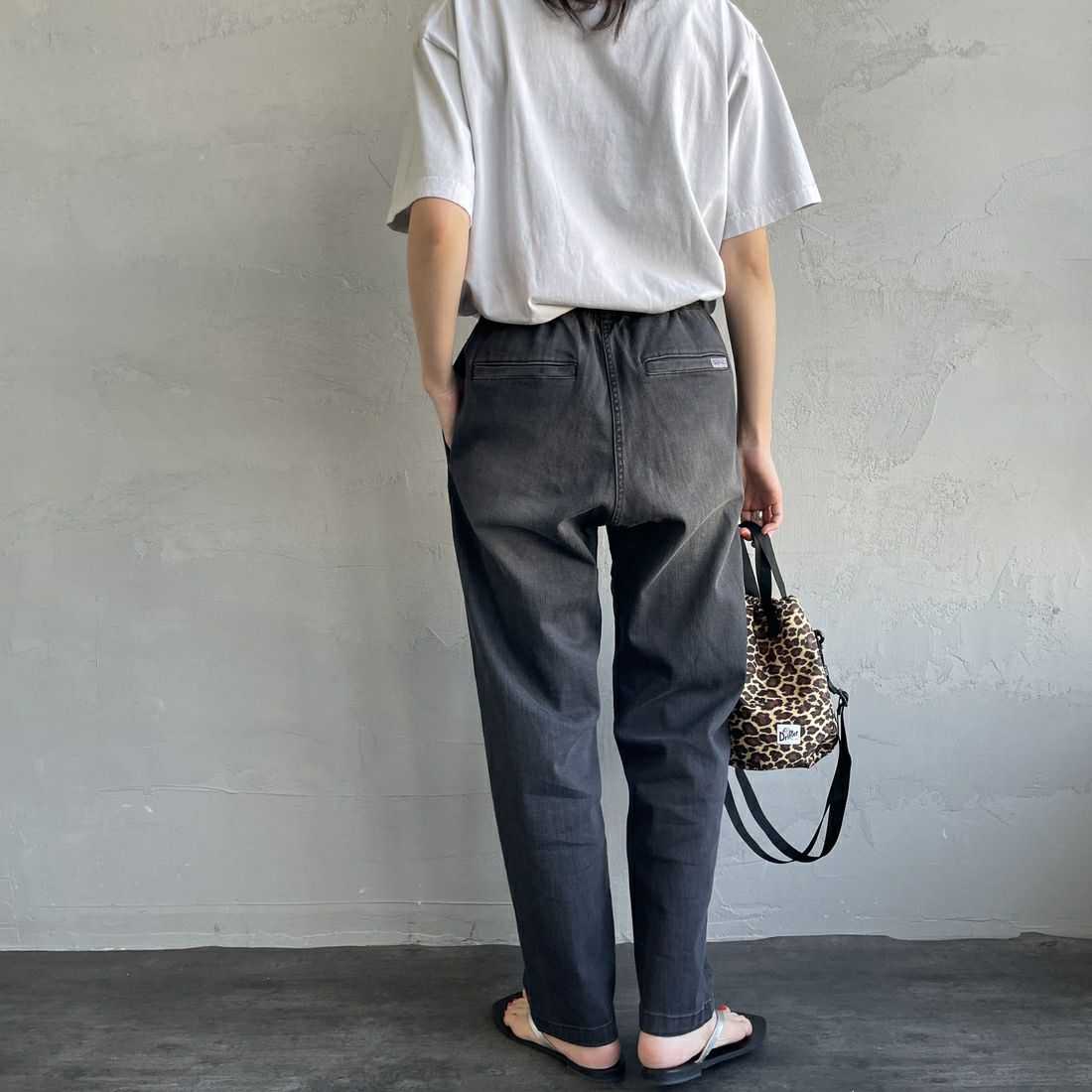GRAMiCCi [グラミチ] 別注 エブリデイ ストレッチデニムパンツ [GUP5-S2051-JF] BLACK USED &&モデル身長：160cm 着用サイズ：S&&
