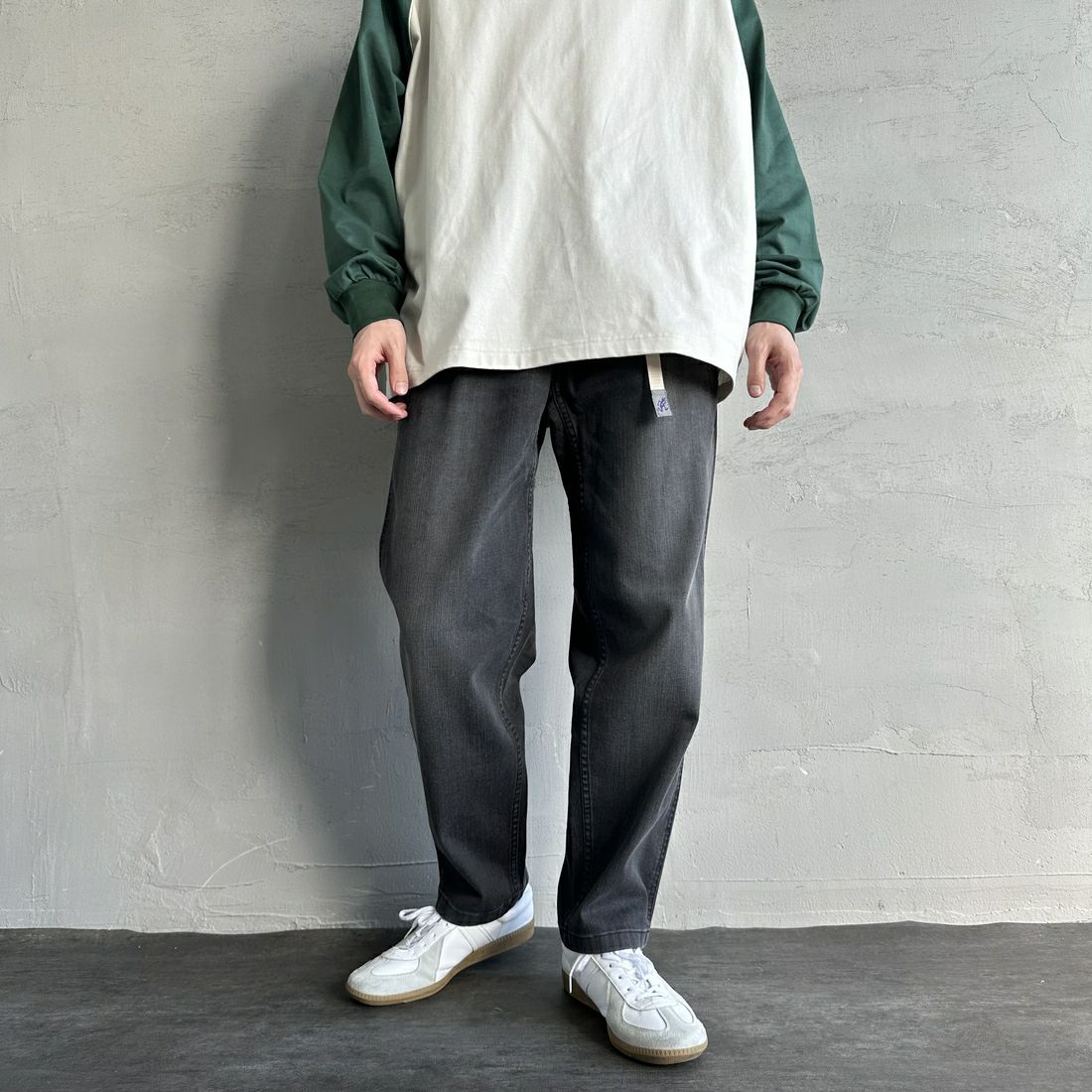 GRAMiCCi [グラミチ] 別注 エブリデイ ストレッチデニムパンツ [GUP5-S2051-JF] BLACK USED &&モデル身長：168cm 着用サイズ：M&&