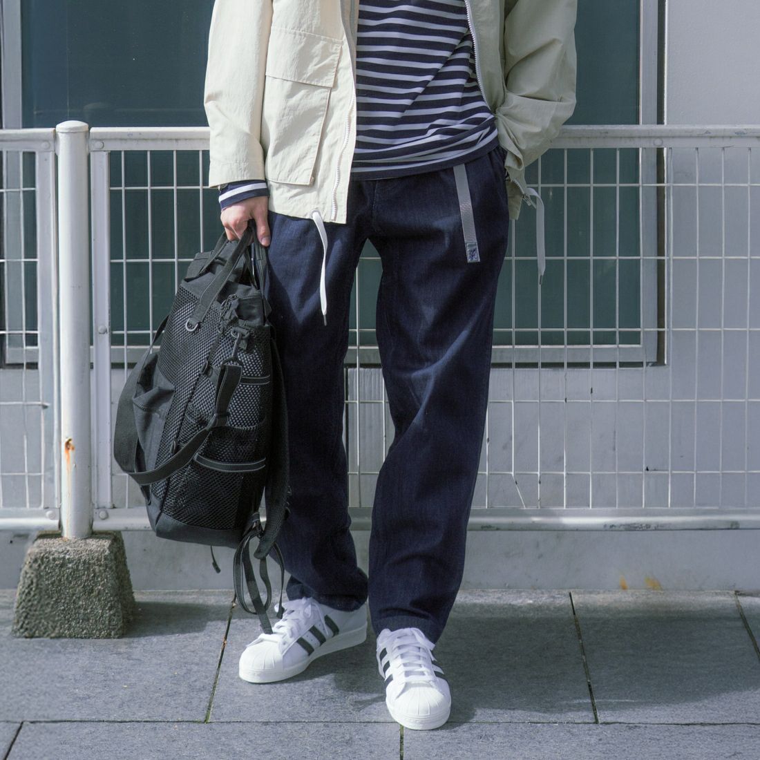 GRAMiCCi [グラミチ] 別注 エブリデイ ストレッチデニムパンツ [GUP5-S2051-JF] ONE WASH&&モデル身長：168cm 着用サイズ：L&&