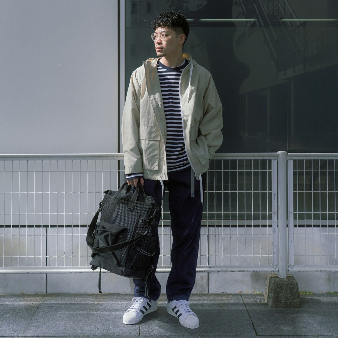 GRAMiCCi [グラミチ] 別注 エブリデイ ストレッチデニムパンツ [GUP5-S2051-JF] ONE WASH&&モデル身長：168cm 着用サイズ：L&&